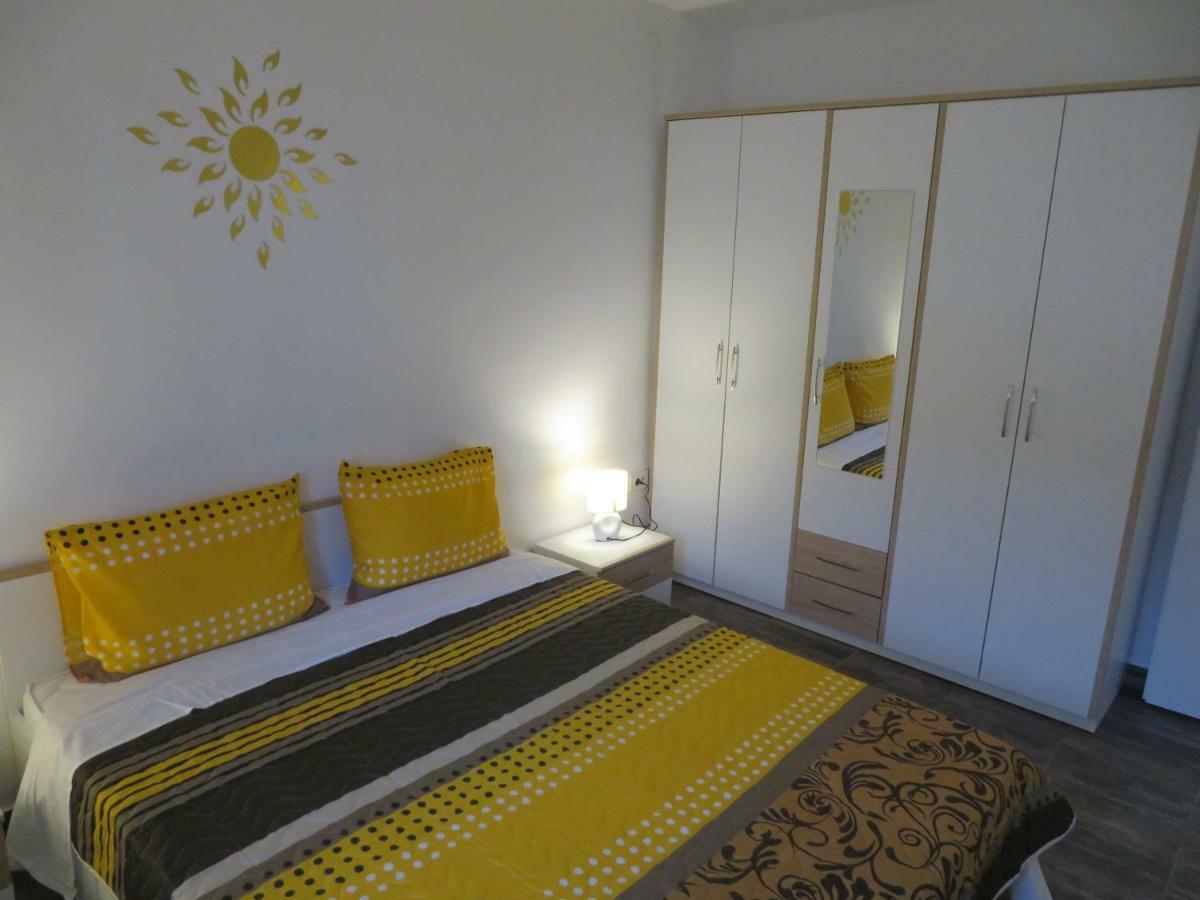 Apartments La Bombonera Starigrad Paklenica Exterior foto