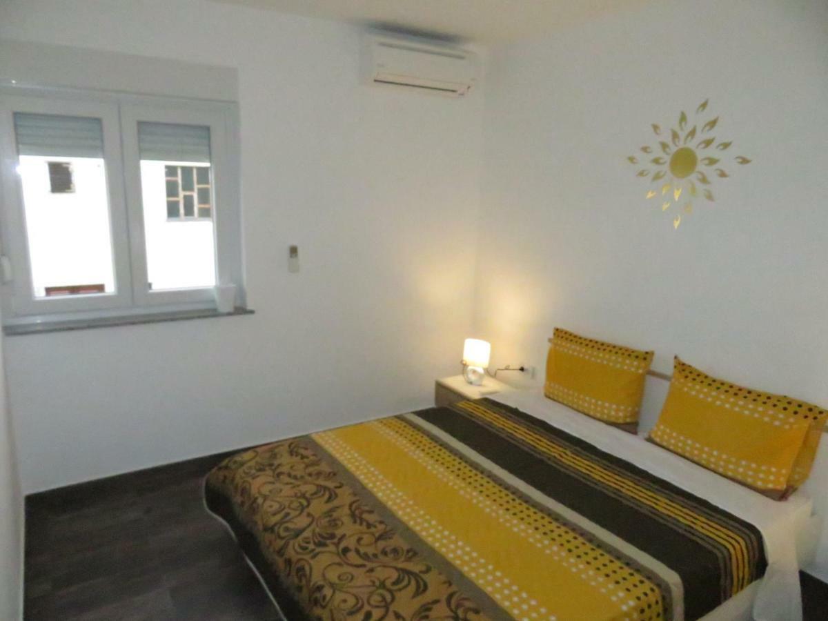 Apartments La Bombonera Starigrad Paklenica Exterior foto