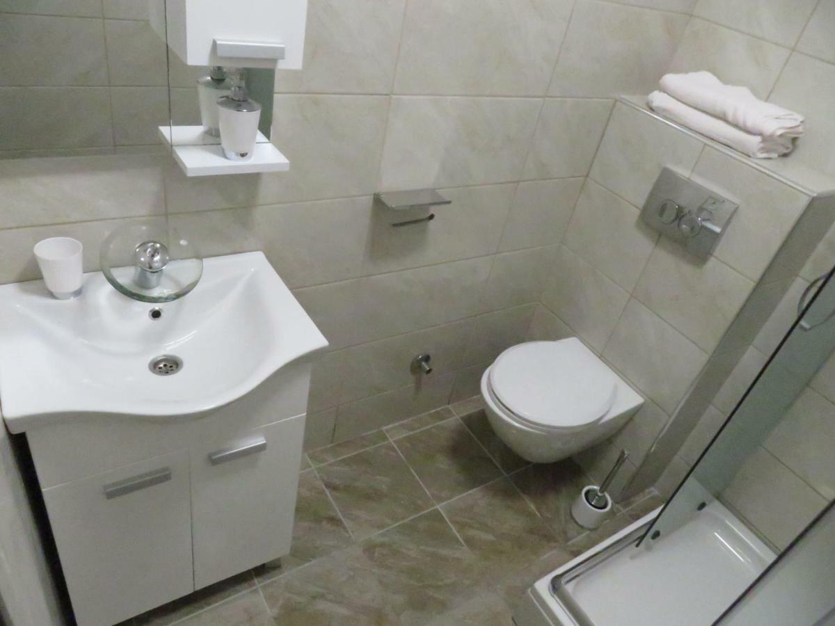 Apartments La Bombonera Starigrad Paklenica Exterior foto