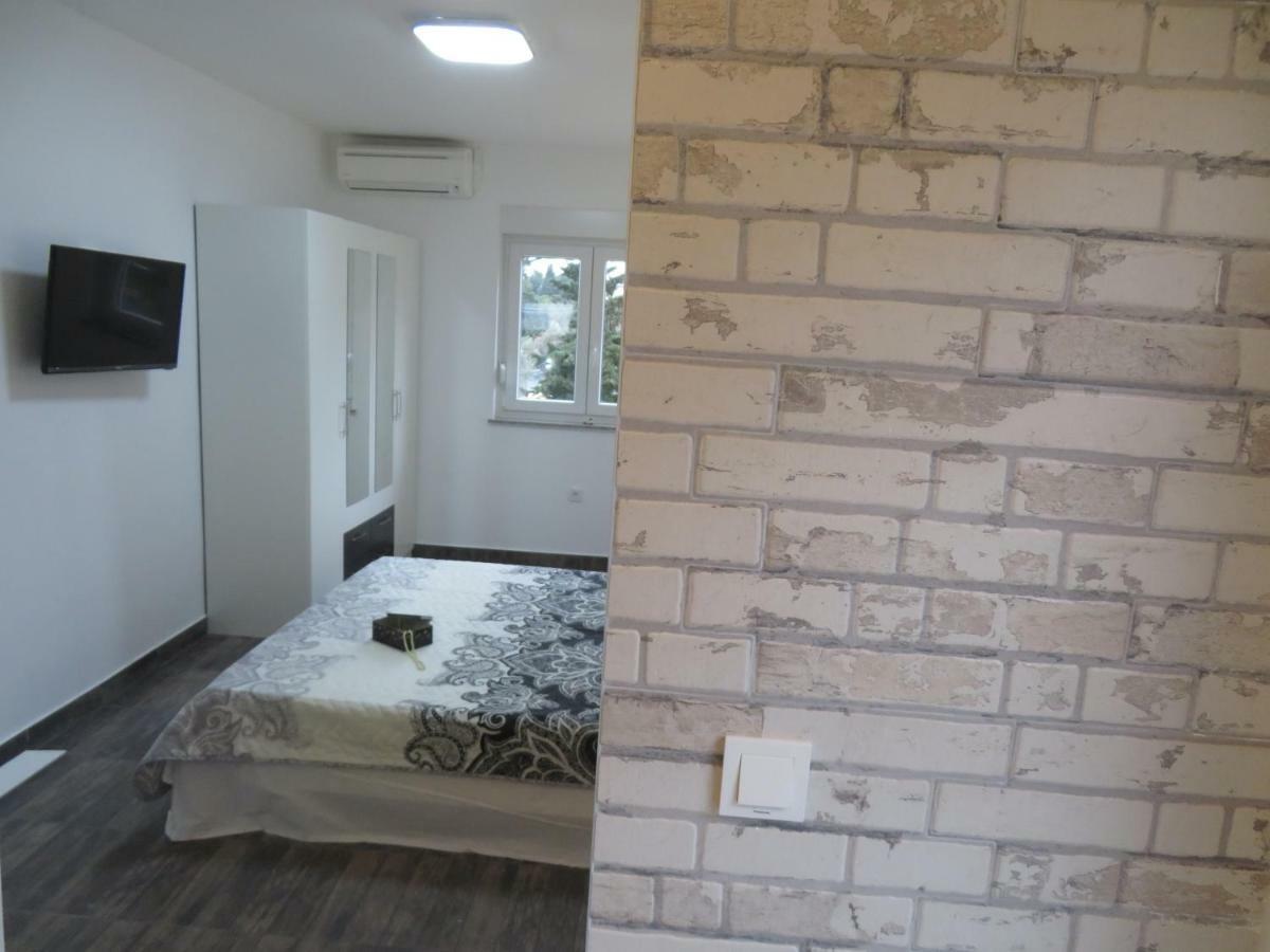 Apartments La Bombonera Starigrad Paklenica Exterior foto