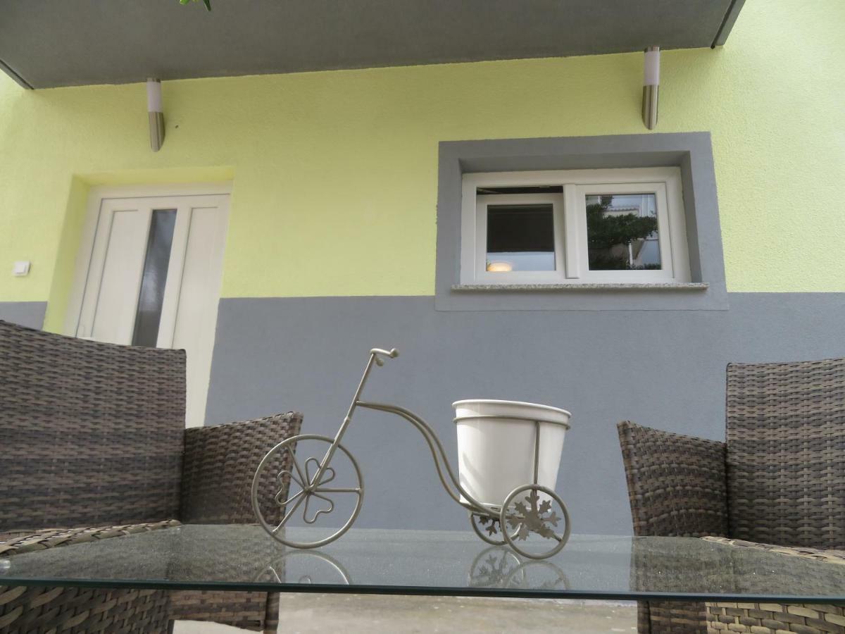 Apartments La Bombonera Starigrad Paklenica Exterior foto